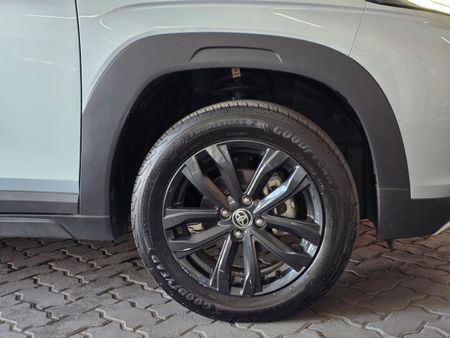 2025-Toyota-Starlet-Cross-15XS_29
