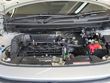 2025-Toyota-Starlet-Cross-15XS_7