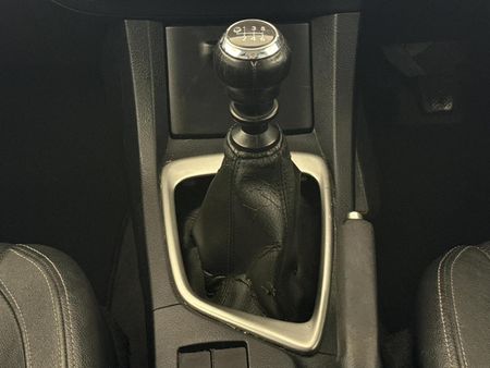 2014-Toyota-Corolla-16-Prestige_10