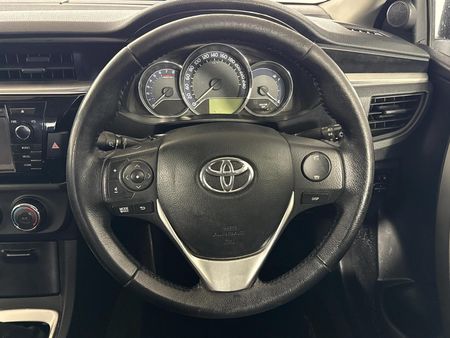 2014-Toyota-Corolla-16-Prestige_12
