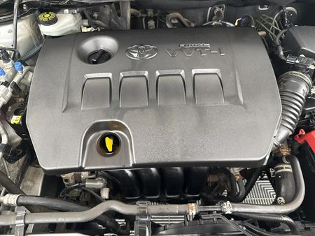 2014-Toyota-Corolla-16-Prestige_13