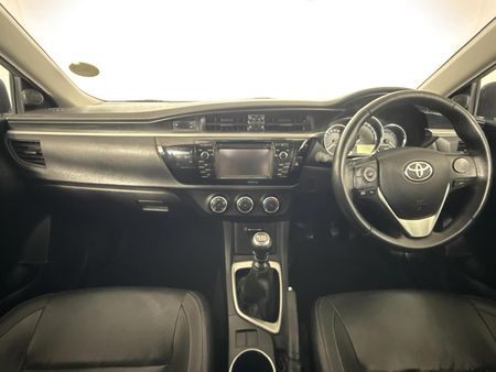 2014-Toyota-Corolla-16-Prestige_1