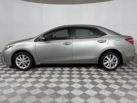 2014-Toyota-Corolla-16-Prestige_19