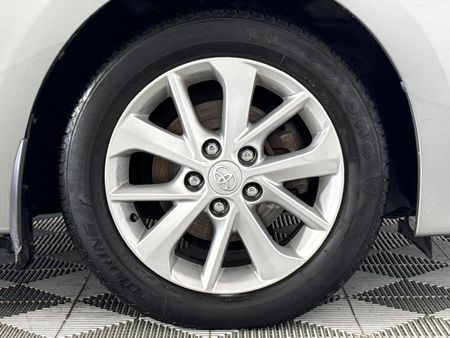 2014-Toyota-Corolla-16-Prestige_5