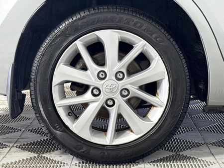 2014-Toyota-Corolla-16-Prestige_7