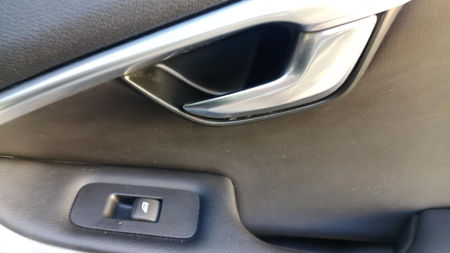 2016-Volvo-V40-D4-Momentum-Auto_13