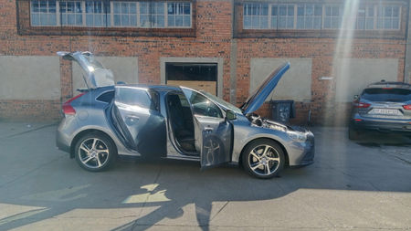 2016-Volvo-V40-D4-Momentum-Auto_8