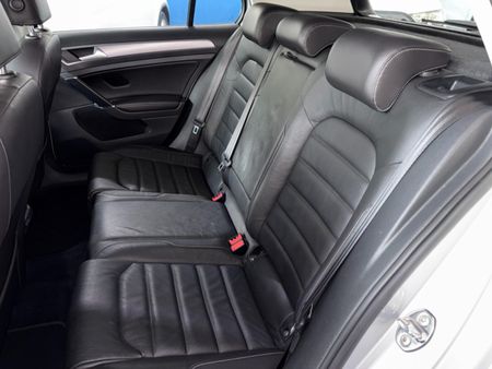 2017-Volkswagen-Golf-VII-14-TSI-Comfortline-R-Line-Auto_7