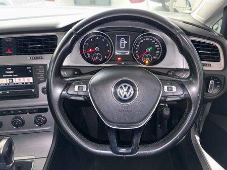 2017-Volkswagen-Golf-VII-14-TSI-Comfortline-R-Line-Auto_8