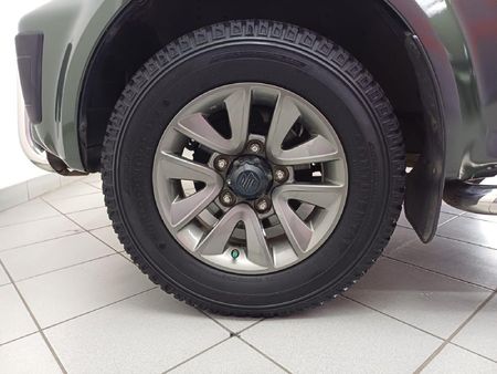 2015-Suzuki-Jimny-13-Auto_11