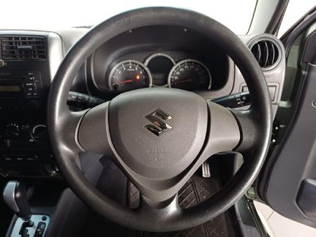 2015-Suzuki-Jimny-13-Auto_18