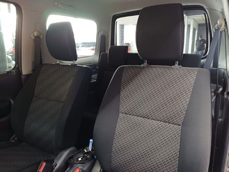 2015-Suzuki-Jimny-13-Auto_29