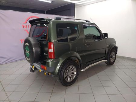 2015-Suzuki-Jimny-13-Auto_4