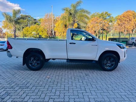 2026-Toyota-Hilux-24-GD-6-Raider-4x4-Single-Cab_8