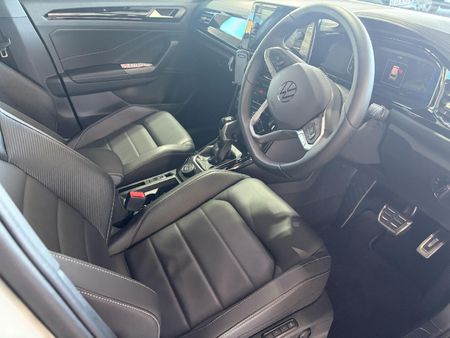 2026-Volkswagen-T-Roc-20-TSI-4M-R-Line-Auto_10
