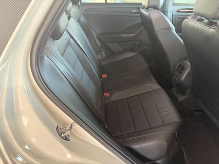 2026-Volkswagen-T-Roc-20-TSI-4M-R-Line-Auto_11