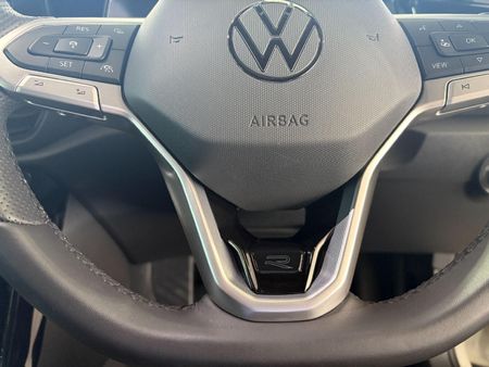2026-Volkswagen-T-Roc-20-TSI-4M-R-Line-Auto_15