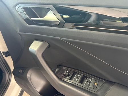 2026-Volkswagen-T-Roc-20-TSI-4M-R-Line-Auto_17