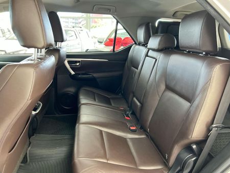 2017-Toyota-Fortuner-28-GD-6-4x4-Auto_12