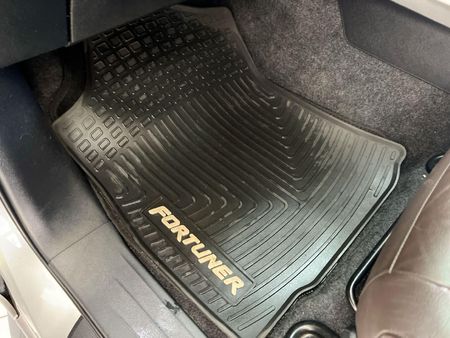 2017-Toyota-Fortuner-28-GD-6-4x4-Auto_16