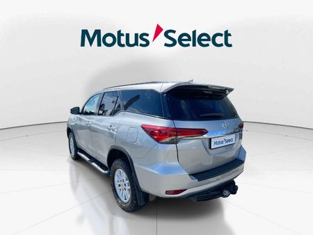 2017-Toyota-Fortuner-28-GD-6-4x4-Auto_4