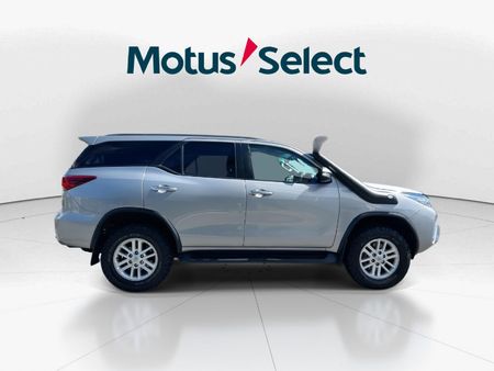 2017-Toyota-Fortuner-28-GD-6-4x4-Auto_7