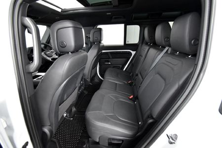 2025-Land-Rover-Defender-110-D350-X-Dynamic-HSE_10
