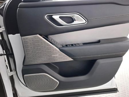 2019-Land-Rover-Range-Rover-Velar-30-D-HSE-D300_9