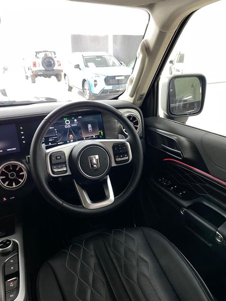 2024-GWM-Tank-300-20T-Super-Luxury-4x4_12