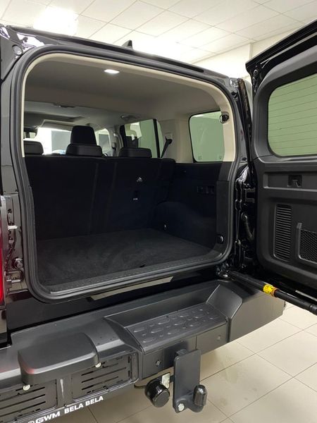 2024-GWM-Tank-300-20T-Super-Luxury-4x4_4