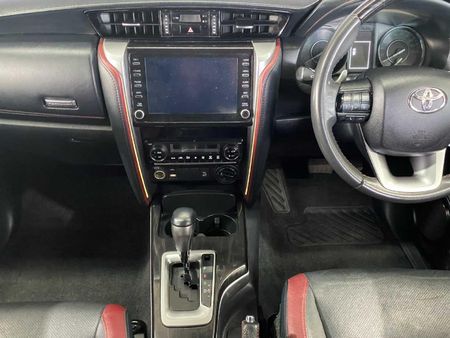 2024-Toyota-Fortuner-28-GD-6-4x4-Auto_17