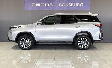2024-Toyota-Fortuner-28-GD-6-4x4-Auto_2