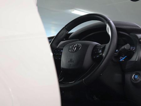 2024-Toyota-Hilux-28-GD-6-Raised-Body-Legend-RS-4x4-Auto-Double-Cab_18