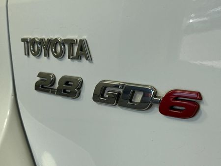 2018-Toyota-Fortuner-28-GD-6-Raised-Body-Auto_11