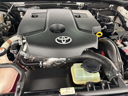 2018-Toyota-Fortuner-28-GD-6-Raised-Body-Auto_13