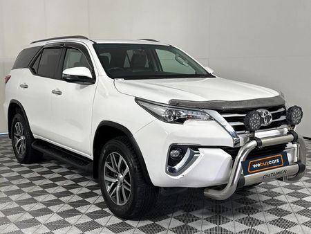2018-Toyota-Fortuner-28-GD-6-Raised-Body-Auto_16
