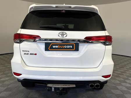 2018-Toyota-Fortuner-28-GD-6-Raised-Body-Auto_18