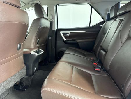 2018-Toyota-Fortuner-28-GD-6-Raised-Body-Auto_3