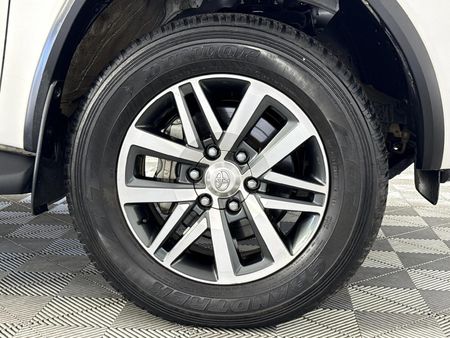 2018-Toyota-Fortuner-28-GD-6-Raised-Body-Auto_5