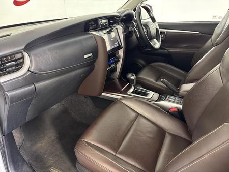 2018-Toyota-Fortuner-28-GD-6-Raised-Body-Auto_8