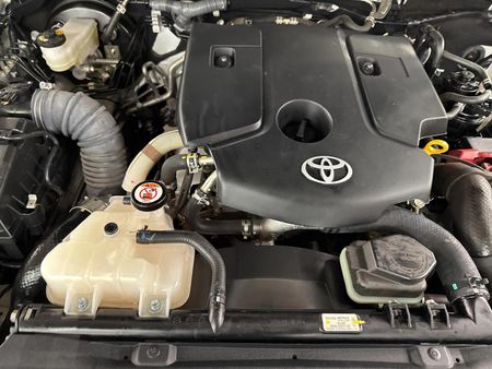 2022-Toyota-Fortuner-24-GD-6-Raised-Body-Auto_13
