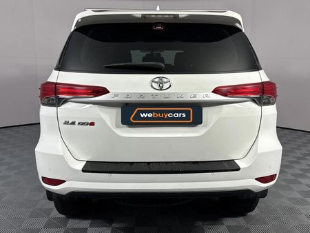 2022-Toyota-Fortuner-24-GD-6-Raised-Body-Auto_18