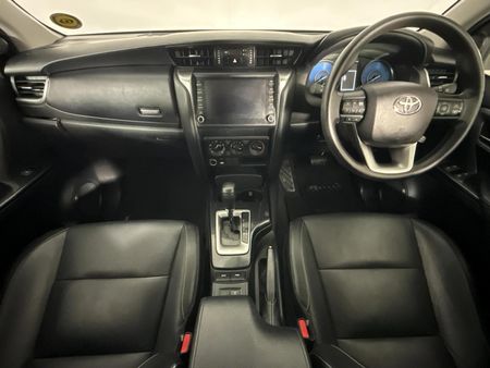 2022-Toyota-Fortuner-24-GD-6-Raised-Body-Auto_1