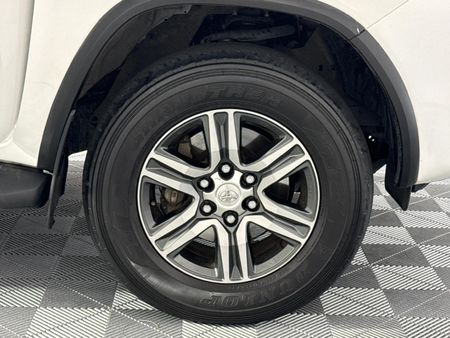 2022-Toyota-Fortuner-24-GD-6-Raised-Body-Auto_5