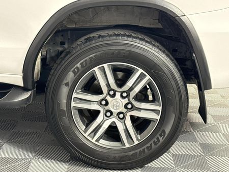 2022-Toyota-Fortuner-24-GD-6-Raised-Body-Auto_6