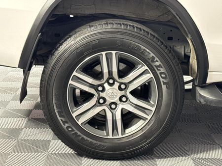 2022-Toyota-Fortuner-24-GD-6-Raised-Body-Auto_7