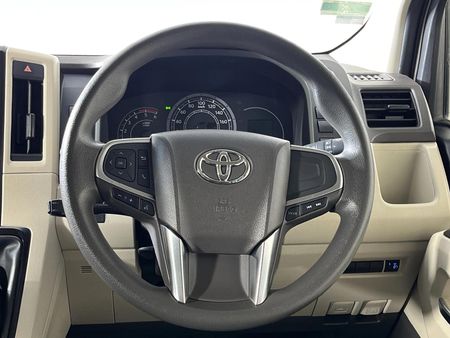 2022-Toyota-Quantum-28-GL-11-seat_12
