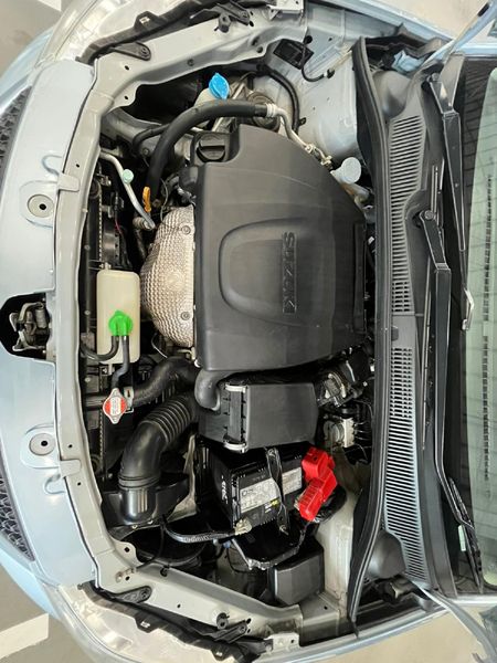 2011-Suzuki-SX4-20_12