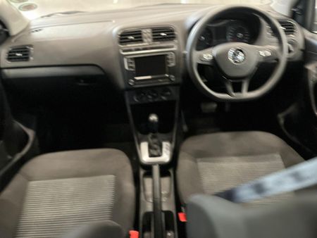 2024-Volkswagen-Polo-Vivo-16-Comfortline-Auto-5-dr_9