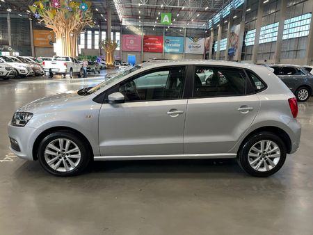 2024-Volkswagen-Polo-Vivo-16-Comfortline-Auto-5-dr_5